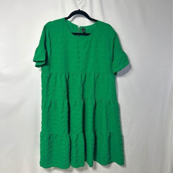 Woman’s Kelly green ruffle hem ruffle sleeve sundress. Size XL (12). - Picture 1 of 10